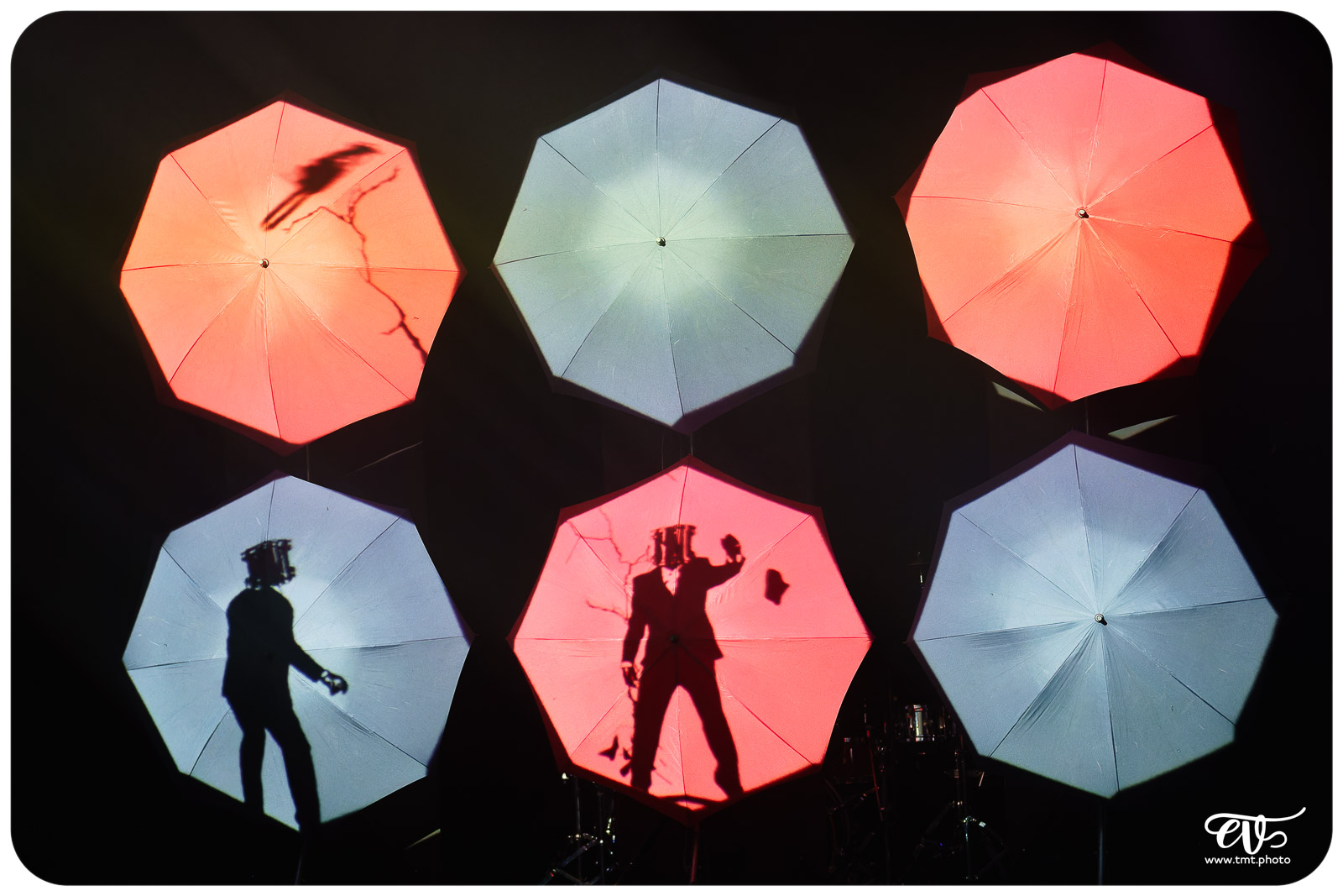 DRUM BROTHERS (LES FRÈRES COLLE)